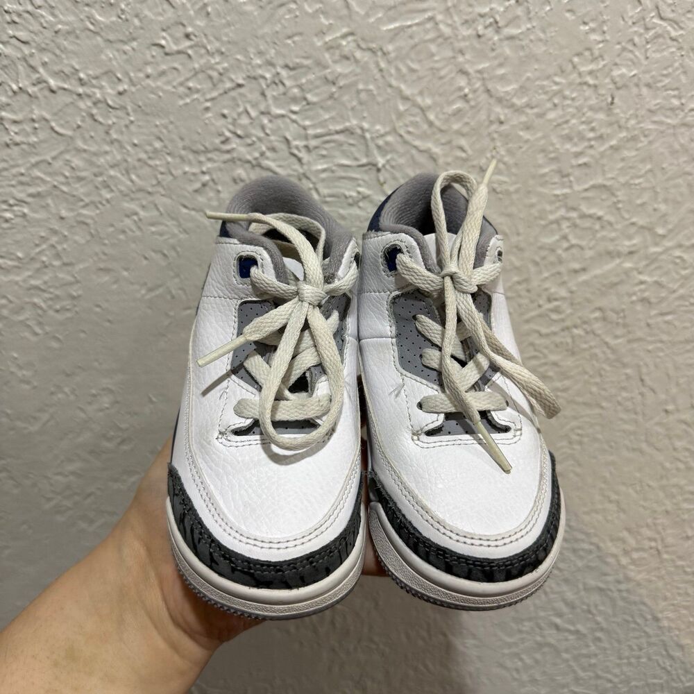 Boys' Air Jordan 3 Retro (White/Midnight Navy) 8C